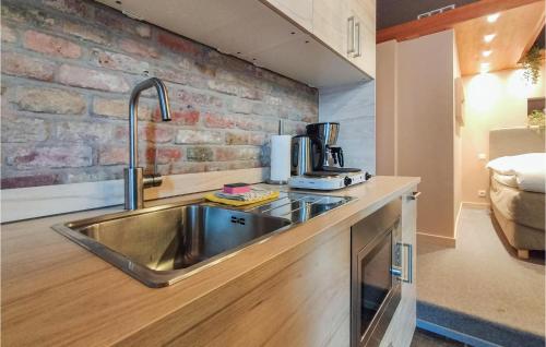 مطبخ, 1 Bedroom Stunning Home In Damme in دامي مطبخ, 1 Bedroom Stunning Home In Damme in دامي