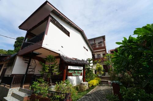 Ida Guest House & Restaurant Bukit Lawang RedPartner in Bukit Lawang Ida Guest House & Restaurant Bukit Lawang RedPartner in Bukit Lawang