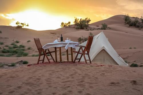 Food and beverages, Bivouac Exclusif "Les Hommes Bleu"-Dar Azawad in Mhamid Food and beverages, Bivouac Exclusif "Les Hommes Bleu"-Dar Azawad in Mhamid