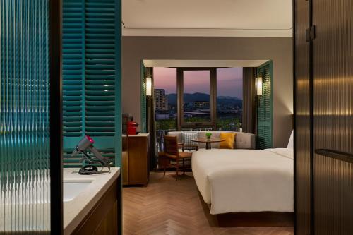 Balkon/teras, Hangzhou West Lake Milan Hotel in Hangzhou Balkon/teras, Hangzhou West Lake Milan Hotel in Hangzhou