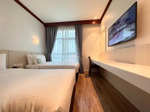 Guestroom, Park View Hotel near Gardens By The Bay Guestroom, Park View Hotel near Gardens By The Bay