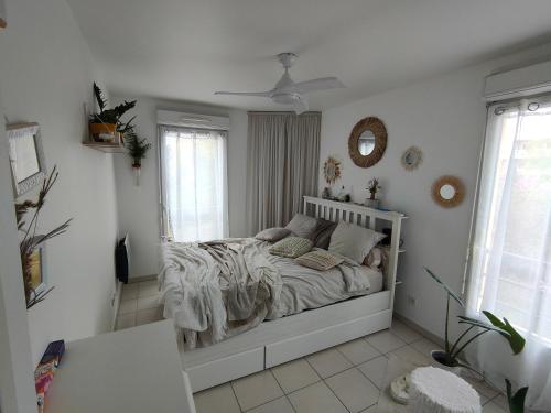 Guestroom, Au pied des calanques, nature, plages a 6min, parking, bus direct, ideal famille in Baumettes Guestroom, Au pied des calanques, nature, plages a 6min, parking, bus direct, ideal famille in Baumettes