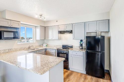 Sugar Sands Beachfront Hotel, a By The Sea Resort in Panama City (FL) Sugar Sands Beachfront Hotel, a By The Sea Resort in Panama City (FL)