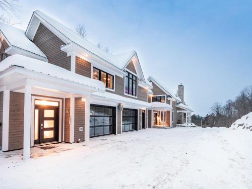 Exterior view, Escapade bien-etre, en Estrie in Bromont (QC) Exterior view, Escapade bien-etre, en Estrie in Bromont (QC)