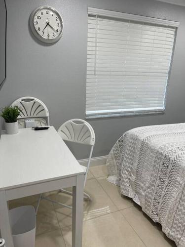 Guestroom, *K&M HOME*#2 Modern Independent Apt in Citrus Park in Citrus Park Guestroom, *K&M HOME*#2 Modern Independent Apt in Citrus Park in Citrus Park
