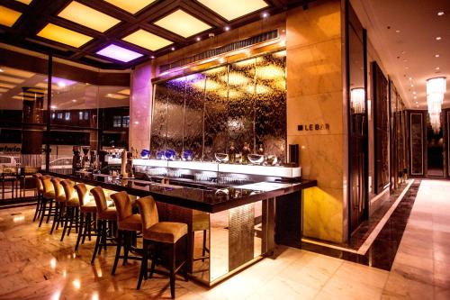 Bar/lounge, Southern Sun Cape Sun in Cape Town Bar/lounge, Southern Sun Cape Sun in Cape Town