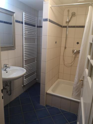 ห้องน้ำ, Hotel Maierbrau in อัลโทมูนสเทอร์ ห้องน้ำ, Hotel Maierbrau in อัลโทมูนสเทอร์