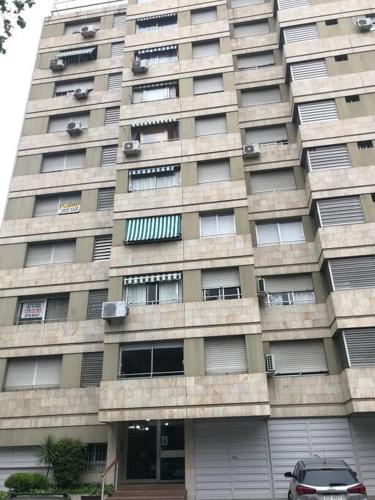 Apto en Pocitos cerca a La Rambla para 4 personas