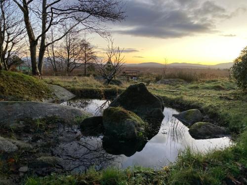 Aussicht, The Rockhouse - Cosy stone built Thatch Cottage in Dunglow Aussicht, The Rockhouse - Cosy stone built Thatch Cottage in Dunglow