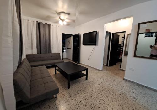 Mayaguez Economical 13 Bedrooms Sleeps over 50 Guests in Mayagüez Mayaguez Economical 13 Bedrooms Sleeps over 50 Guests in Mayagüez