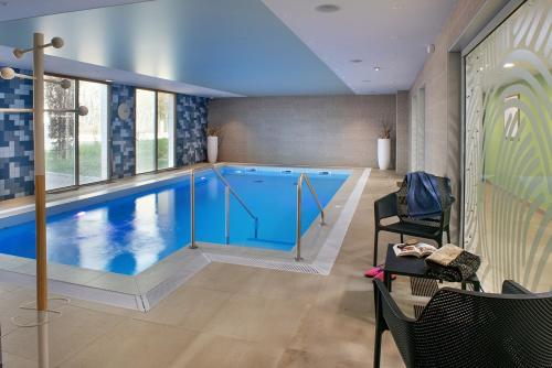 Swimming pool, Domitys La Serpentine in Quincy Sous Senart Swimming pool, Domitys La Serpentine in Quincy Sous Senart