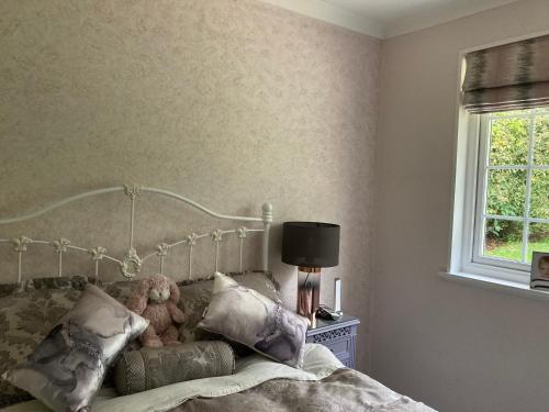 Stunning 2 Bed bungalow in Liverpool leafy suburb in Halewood Stunning 2 Bed bungalow in Liverpool leafy suburb in Halewood