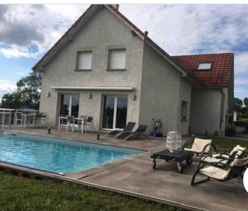Piscina, Superbe maison Châtillon-Le-Duc (Superbe maison Chatillon-Le-Duc) in Marchaux Piscina, Superbe maison Châtillon-Le-Duc (Superbe maison Chatillon-Le-Duc) in Marchaux