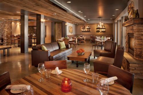 Restaurant, The Lodge at Tiburon in Marin County Restaurant, The Lodge at Tiburon in Marin County