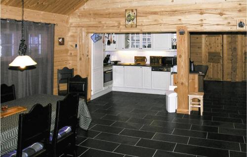 Cocina, Awesome home in Trysil with 4 Bedrooms, Sauna and WiFi in Trysil Cocina, Awesome home in Trysil with 4 Bedrooms, Sauna and WiFi in Trysil