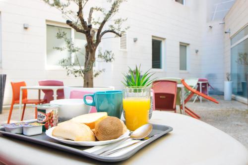 Food and beverages, Twenty Business Flats Marseille Timone in District 05 Food and beverages, Twenty Business Flats Marseille Timone in District 05