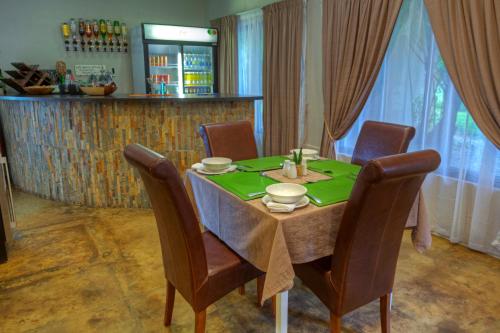 Bar/Lounge, Khoi-Khoi Guesthouse in Otavi Bar/Lounge, Khoi-Khoi Guesthouse in Otavi