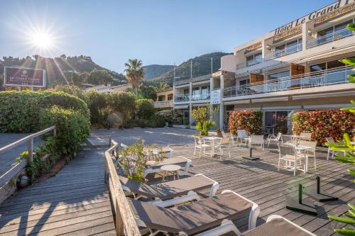 Hotel Le Grand Pavois in Le Lavandou Hotel Le Grand Pavois in Le Lavandou