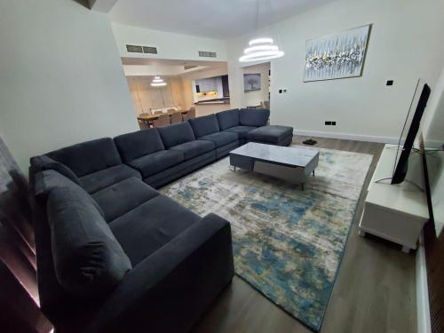 Luxury 4-Bedroom Villa with private swimming pool near Fortress Al Jazeera Al Hamra Luxury 4-Bedroom Villa with private swimming pool near Fortress Al Jazeera Al Hamra