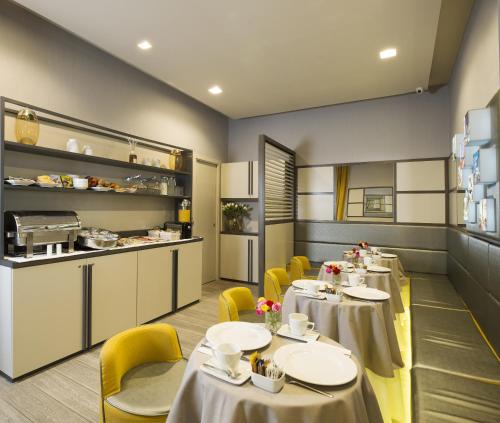 Bar/lounge, San Carlo Suite in Rome Bar/lounge, San Carlo Suite in Rome