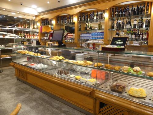 Restaurante, Pensao Santa Cruz in Coimbra Restaurante, Pensao Santa Cruz in Coimbra