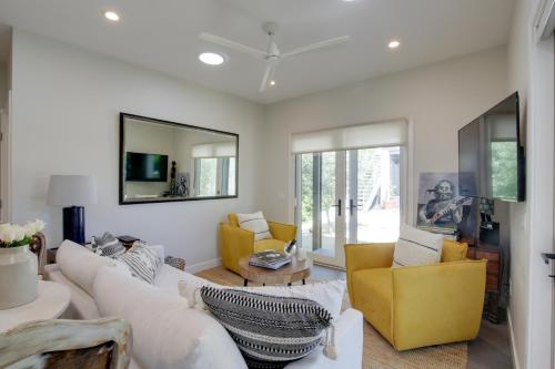 Serene San Diego Retreat with Deck - Walk to Bay! in La Playa Serene San Diego Retreat with Deck - Walk to Bay! in La Playa
