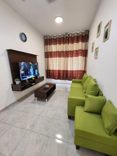 Lovely & Cozy Apt In Nature City near Rainforest Discovery Centre (RDC) Lovely & Cozy Apt In Nature City near Rainforest Discovery Centre (RDC)