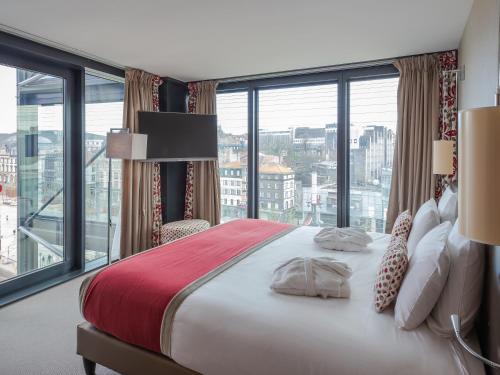 Hotel Mercure Clermont Ferrand Centre Jaude in Clermont-Ferrand City Center Hotel Mercure Clermont Ferrand Centre Jaude in Clermont-Ferrand City Center
