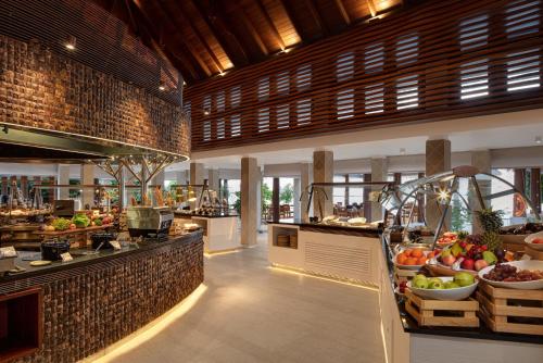Food and beverages, Heritance Aarah - Premium All Inclusive - 40 Minutes away from Male by Seaplane in Raa Atoll Food and beverages, Heritance Aarah - Premium All Inclusive - 40 Minutes away from Male by Seaplane in Raa Atoll