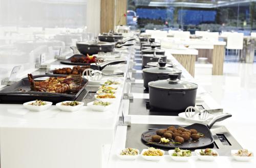 Food and beverages, Grande Bay Resort at Mahabalipuram in Mamallapuram Food and beverages, Grande Bay Resort at Mahabalipuram in Mamallapuram