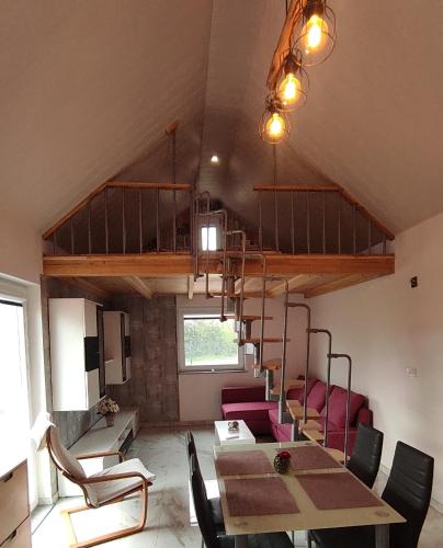 Vadgalamb Apartmanház (Vadgalamb Apartmanhaz) in Lipót Vadgalamb Apartmanház (Vadgalamb Apartmanhaz) in Lipót