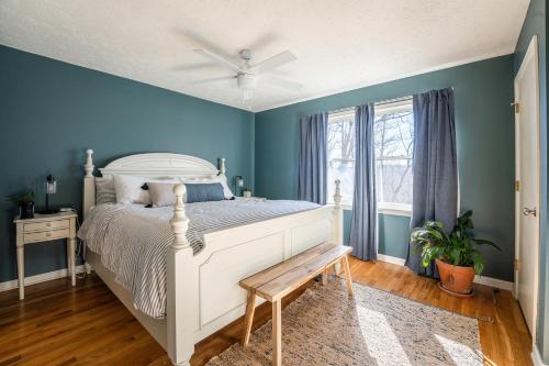 Winter Retreat at Oak Ledge! Ski Tips & Cozy Sips