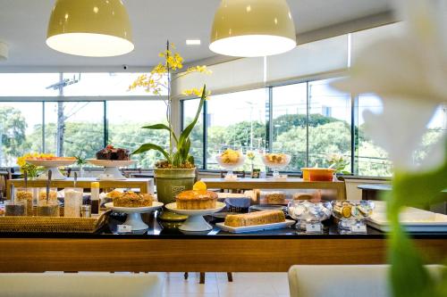 Makanan dan Minuman, Vitoria Regia Hotel Bauru in Bauru Makanan dan Minuman, Vitoria Regia Hotel Bauru in Bauru