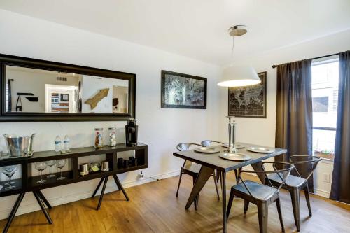 Contemporary Dallas Condo with Pool Access! in Highland Park Contemporary Dallas Condo with Pool Access! in Highland Park