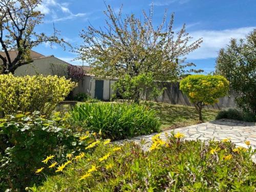 Maison La Bree-les-Bains, 4 pieces, 6 personnes - FR-1-246A-78 in La Bree Les Bains Maison La Bree-les-Bains, 4 pieces, 6 personnes - FR-1-246A-78 in La Bree Les Bains
