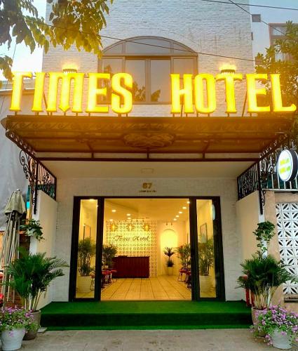 Entrance, TIMES HOTEL in Hoa Vang Entrance, TIMES HOTEL in Hoa Vang