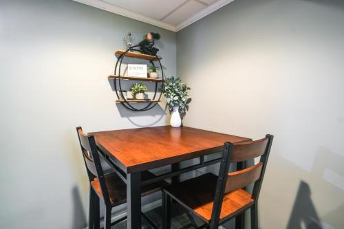 Quaint Forest Heights Unit about 9 Mi to Downtown DC in Oxon Hill (Maryland) Quaint Forest Heights Unit about 9 Mi to Downtown DC in Oxon Hill (Maryland)