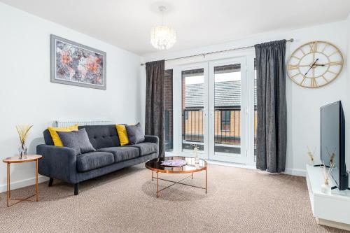 Fortified Luxury Apartment with Balcony and free parking in Hengrove and Whitchurch Park Fortified Luxury Apartment with Balcony and free parking in Hengrove and Whitchurch Park
