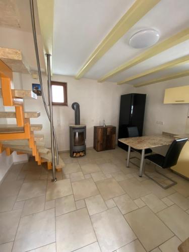 Kitchen, Ferienhaus Heidi in Erlenbach bei Dahn Kitchen, Ferienhaus Heidi in Erlenbach bei Dahn