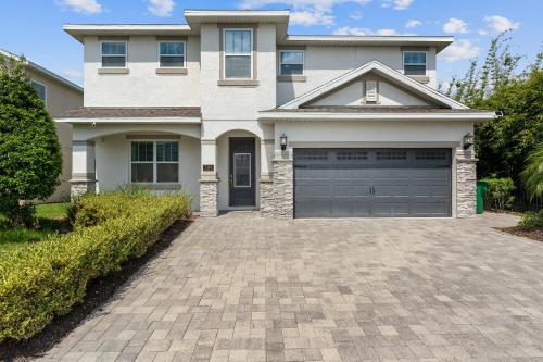 Modern 5 BR Family Home Close To Disney