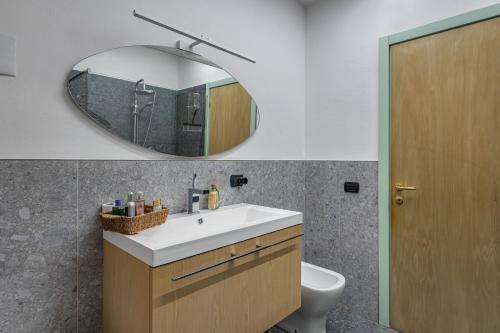 Bathroom, Appartamento La Palma in Darfo Boario Terme Bathroom, Appartamento La Palma in Darfo Boario Terme
