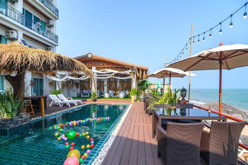 Restaurant, The Lord Nelson in Rayong Beach Restaurant, The Lord Nelson in Rayong Beach