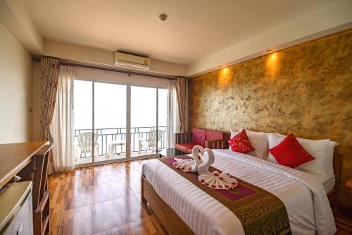 Balcony/terrace, The Lord Nelson in Rayong Balcony/terrace, The Lord Nelson in Rayong