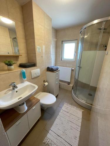 Bathroom, Apartment Marielena in Puttlingen Bathroom, Apartment Marielena in Puttlingen