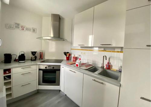 Konyha, Appartement T3 proche circuit du Mans in Luynes Konyha, Appartement T3 proche circuit du Mans in Luynes