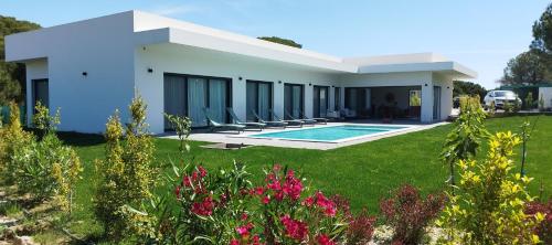 ทัศนียภาพภายนอกโรงแรม, Valverde 3 Villa, Vilamoura, Algarve, only 5 minutes from Marina, Golf and Beach in คาตีรา ทัศนียภาพภายนอกโรงแรม, Valverde 3 Villa, Vilamoura, Algarve, only 5 minutes from Marina, Golf and Beach in คาตีรา