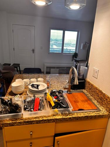 Entire place 1bed 1 bath 1 bed King size turns in two full twin size plus beds in National City (CA) Entire place 1bed 1 bath 1 bed King size turns in two full twin size plus beds in National City (CA)