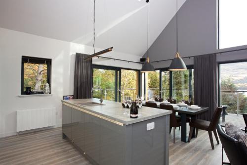 Konyha, LOCH TAY HIGHLAND LODGES and GLAMPING PARK in Killin Konyha, LOCH TAY HIGHLAND LODGES and GLAMPING PARK in Killin