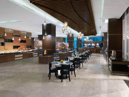 Restaurant, The Alana Yogyakarta Hotel & Convention Center in Yogyakarta Restaurant, The Alana Yogyakarta Hotel & Convention Center in Yogyakarta