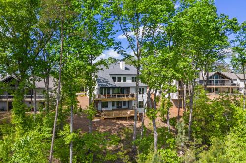 Knight Mountain in East Ellijay (GA) Knight Mountain in East Ellijay (GA)